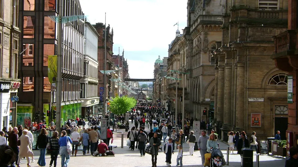 Glasgow destination photo: (looking down) Buchanan Street, Glasgow