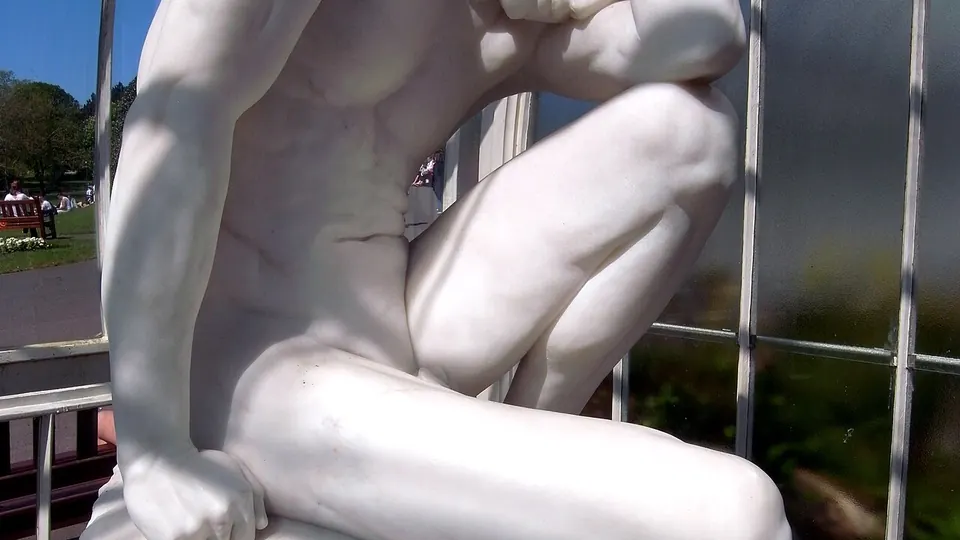 Glasgow destination photo: Glasgow Botanic Gardens. Kibble Palace. Edwin Roscoe Mullins - 'Cain' (c. 1899)