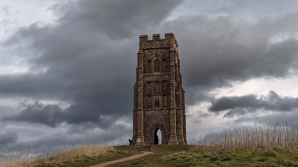 Glastonbury destination photo: Glastonbury Tor, View From Main Path