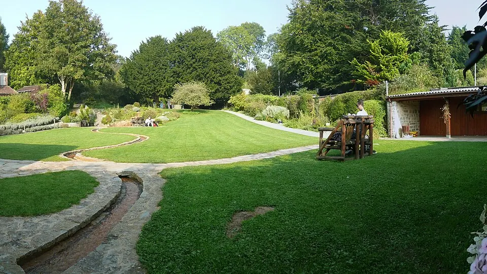 Glastonbury destination photo: The Chalice Well garden in Glastonbury - panoramio