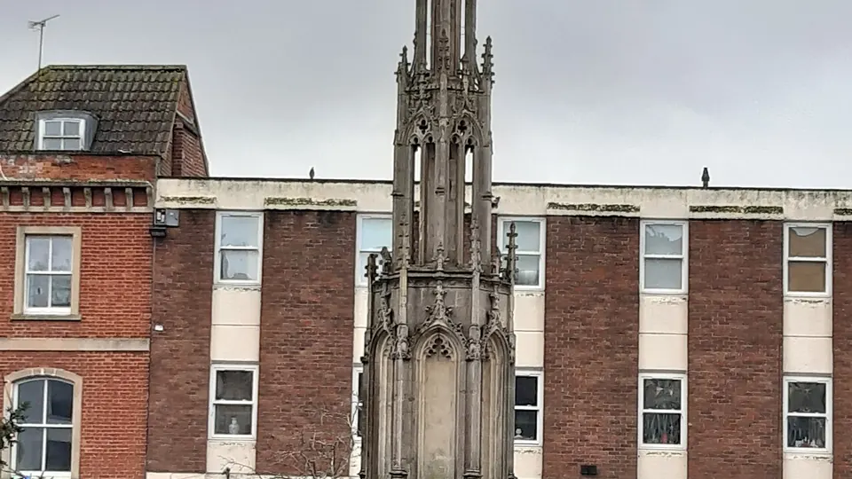 Glastonbury destination photo: Glastonbury Cross (49266039197)