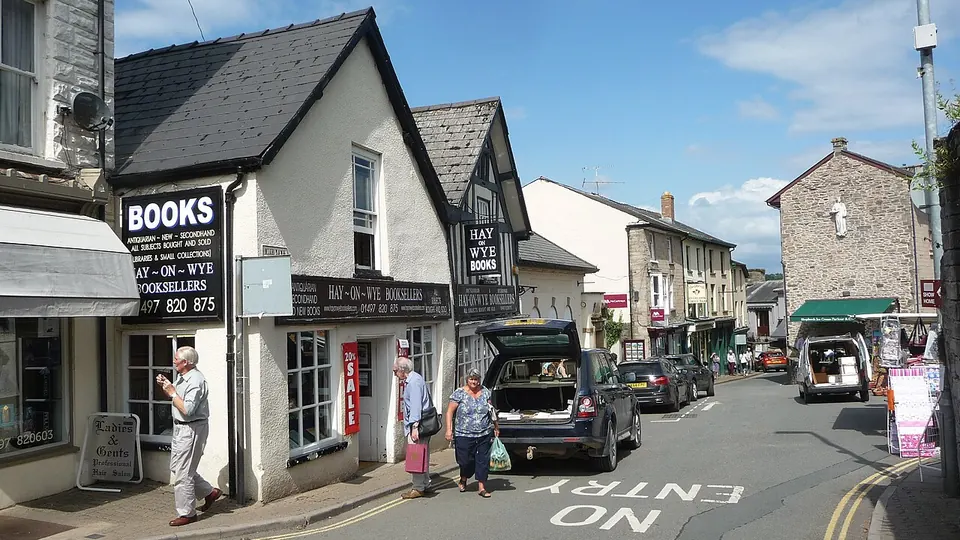 Hay-on-Wye destination photo: Market Hall, Hay-on-Wye (7)