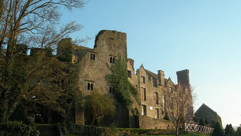 Hay-on-Wye destination photo: Hay Castle, Hay on Wye - panoramio