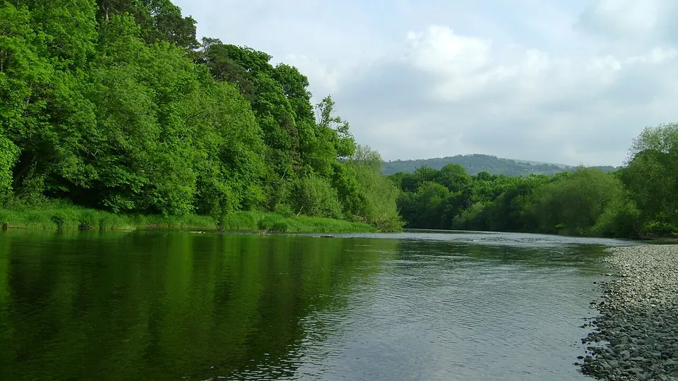 Hay-on-Wye destination photo: River Wye at Hay-on-Wye in Spring