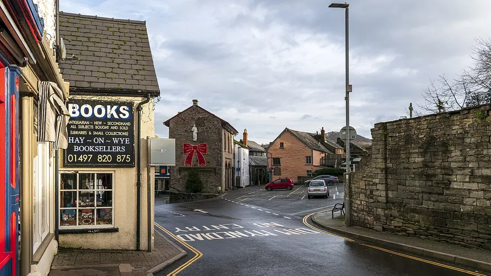 Hay-on-Wye destination photo: Castle Street, Hay-on-Wye, Dec 2022