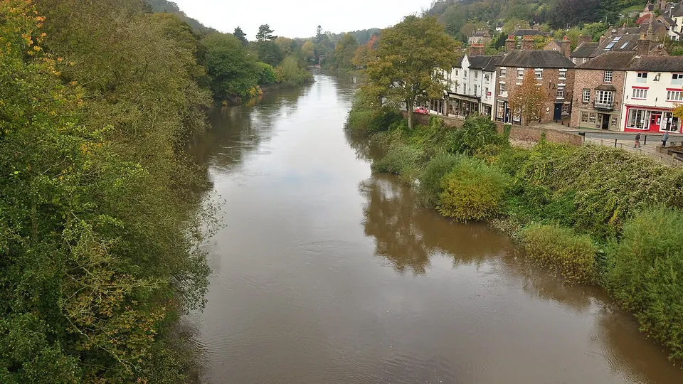 Ironbridge Gorge destination photo: River Severn at Ironbridge (8525)