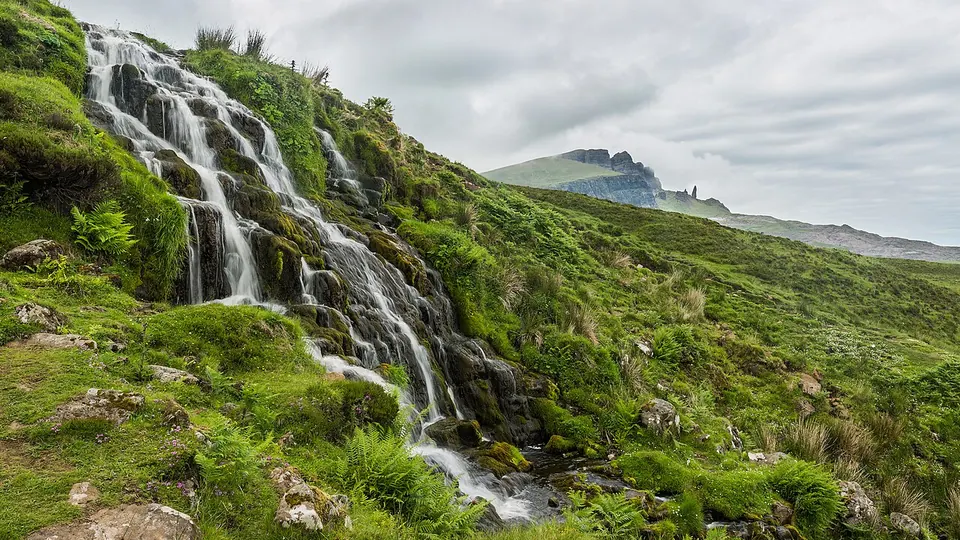 Isle of Skye destination photo: Loch Leathan Waterfall, Isle of Skye, Scotland - Diliff