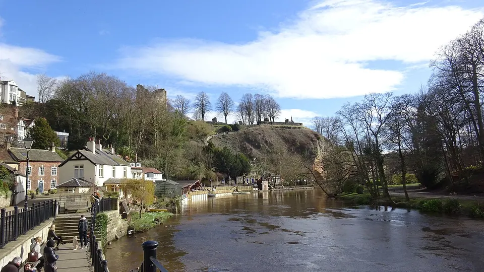 Knaresborough destination photo: Knaresborough Castle and the River Nidd, North Yorkshire