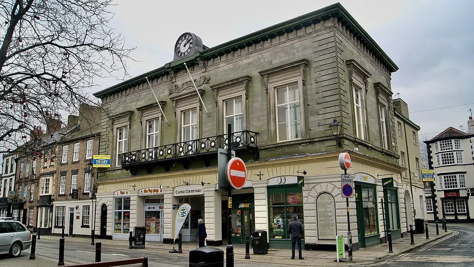 Knaresborough destination photo: Knaresborough Town Hall (former), Market Place, Knaresborough (19th March 2013)