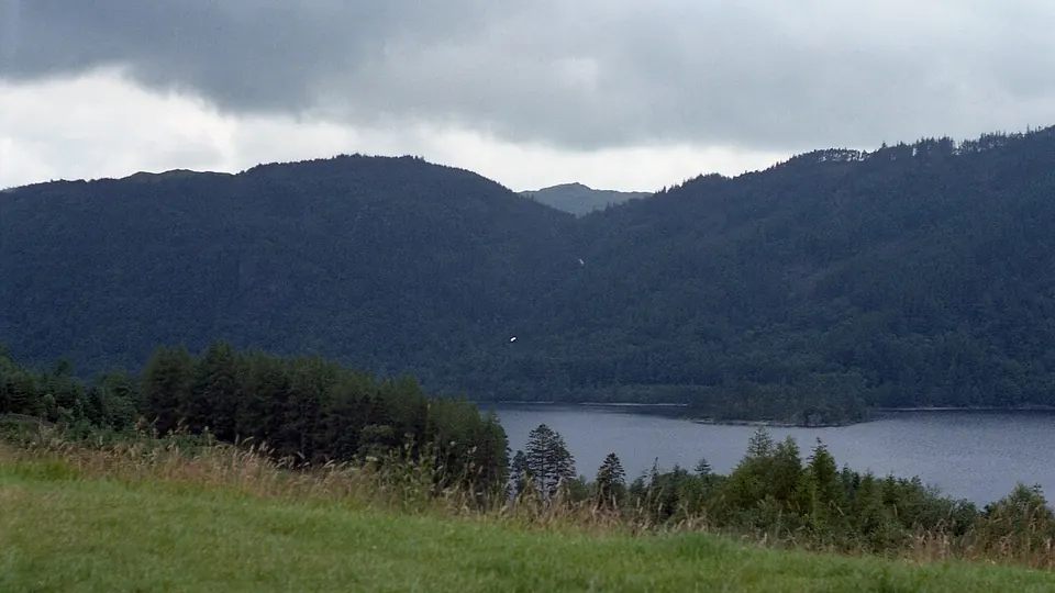 Lake District and Windermere destination photo: Around the Lake District, Cumbria (200291) (9451031369)