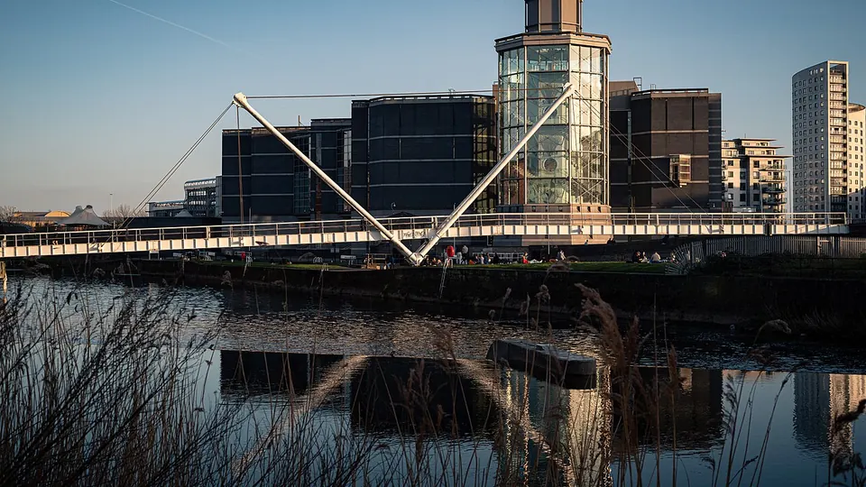 Leeds destination photo: RoyalArmouriesMuseumandBridge