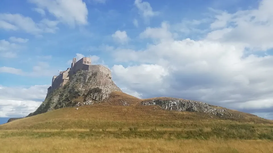 Lindisfarne / Holy Island destination photo: Holy Island - Lindisfarne Castle - 20220730172029