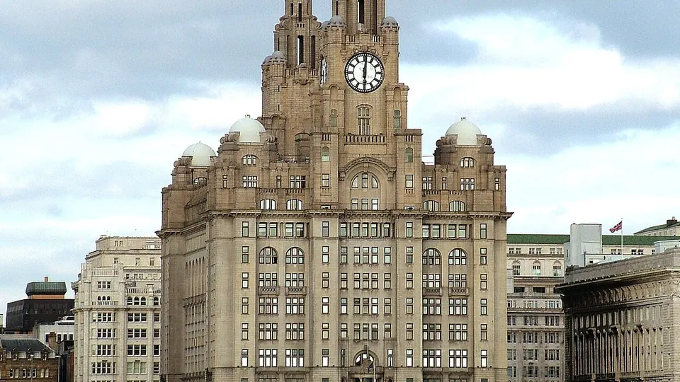 Liverpool destination photo: Royal Liver Building