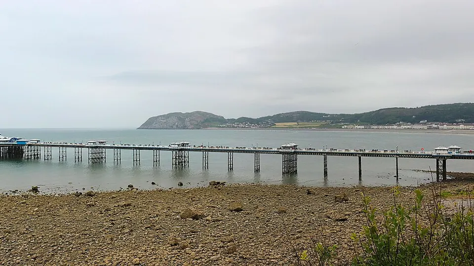 Llandudno destination photo: Llandudno Bay and Pier, Conwy (507313) (33069592041)