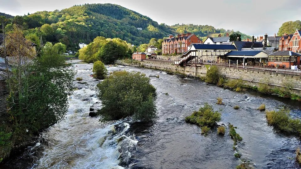 Llangollen destination photo: Llangollen River Dee (2011.10.16)