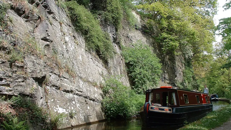 Llangollen destination photo: Llangollen Canal UK