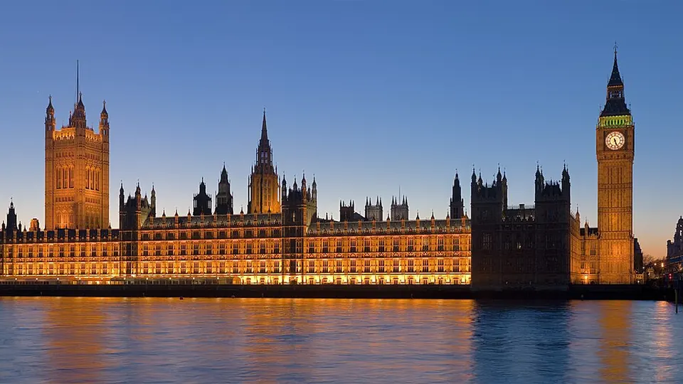 London destination photo: Palace of Westminster, London - Feb 2007