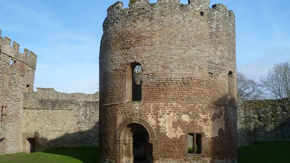 Ludlow destination photo: Ludlow Castle - The Round Chapel