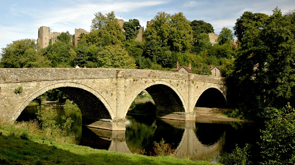 Ludlow destination photo: Ludlow bridge