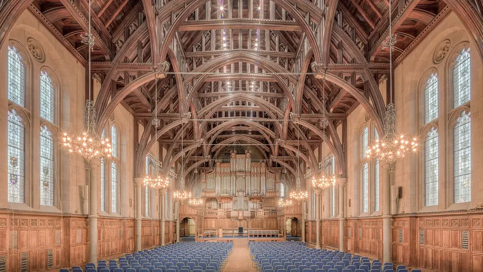 Manchester destination photo: The University Of Manchester Whitworth Hall