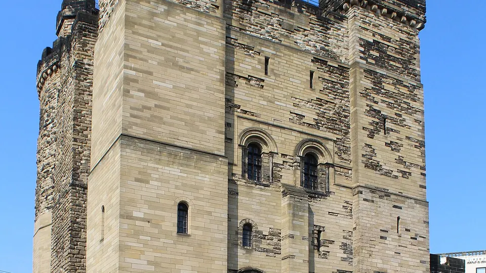 Newcastle destination photo: Donjon Château Newcastle Tyne 4