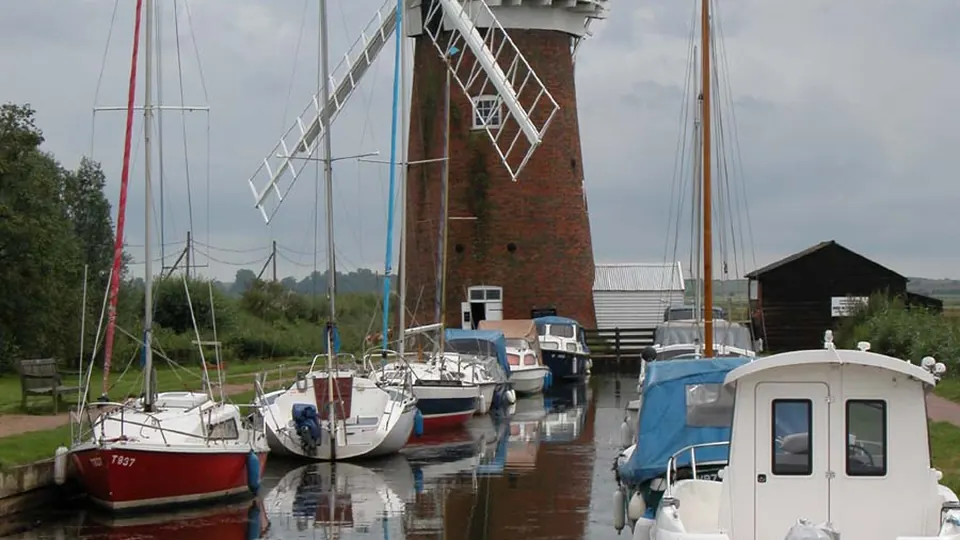 Norfolk Broads destination photo: Horsey Windpump 01