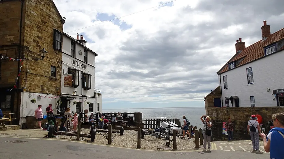 Robin Hoods Bay destination photo: Robin Hoods Bay, Whitby North Yorkshire YO22 4SJ