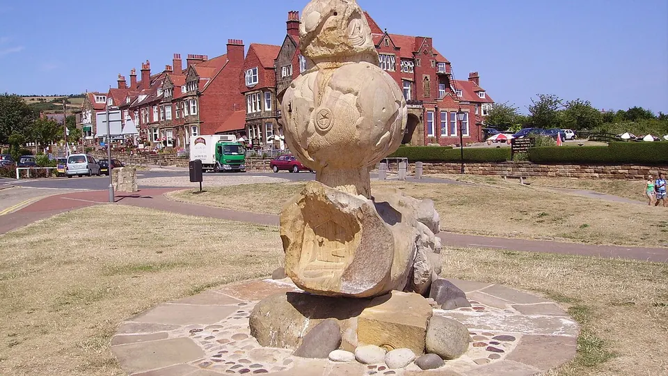 Robin Hoods Bay destination photo: Globe at Robin Hoods Bay