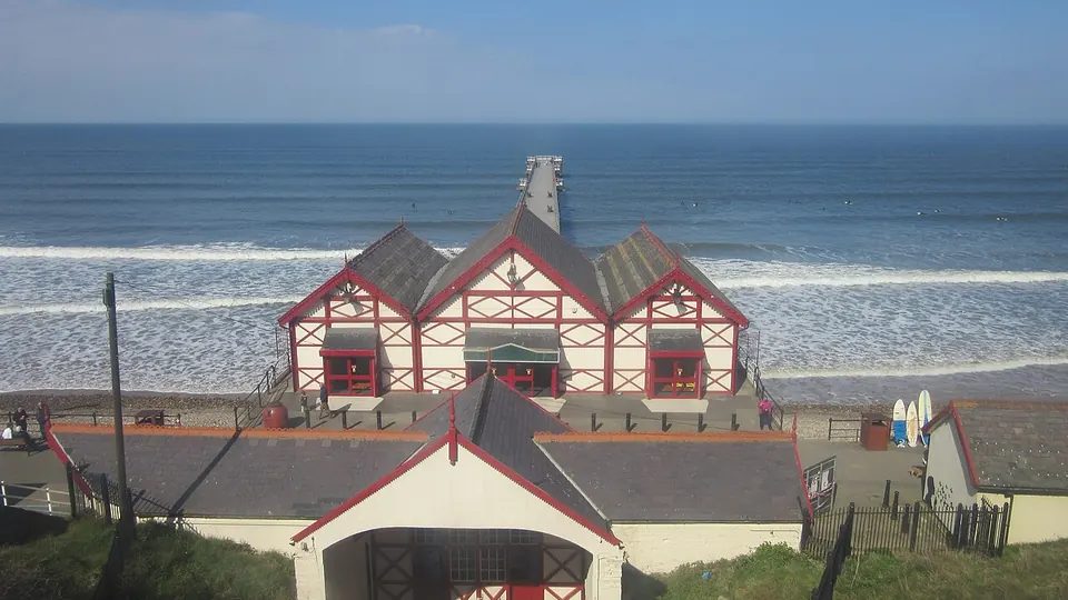Saltburn-by-the-Sea destination photo: Saltburn Cliff Lift, Lower Promenade, Saltburn-by-the-Sea (April 2016) (11)