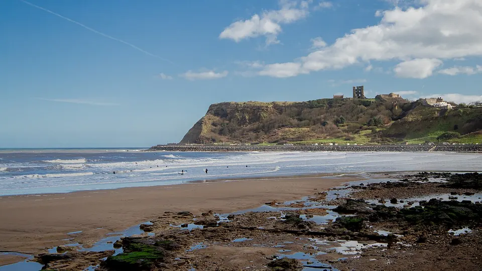 Scarborough destination photo: Scarborough castle seen across north bay