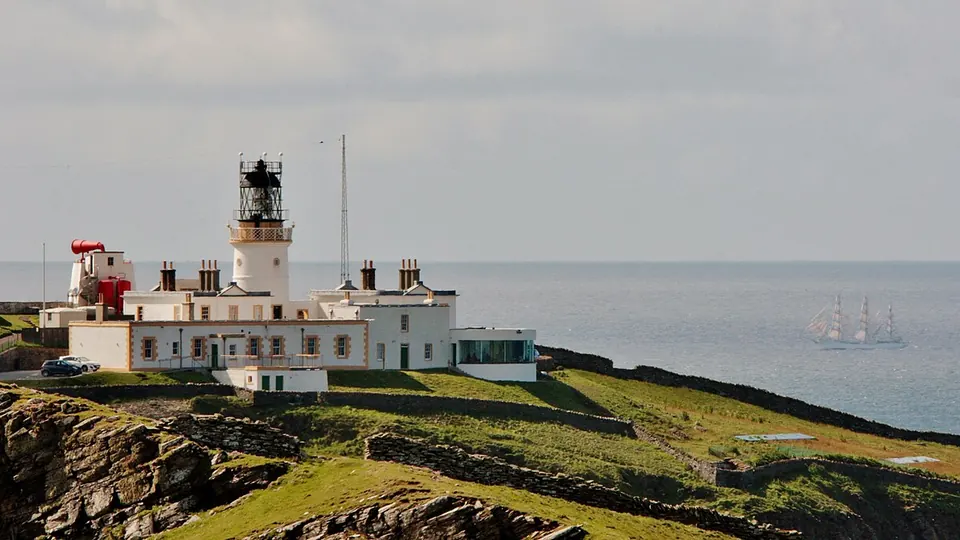Shetland destination photo: Sumburgh Head Lighthouse (19371224950)