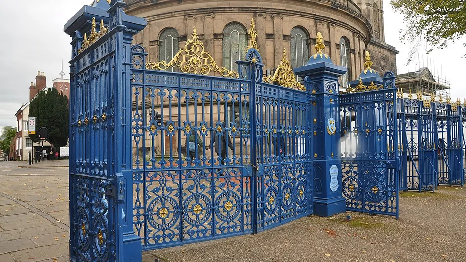 Shrewsbury destination photo: Gates to the Quarry, Shrewsbury (7270)