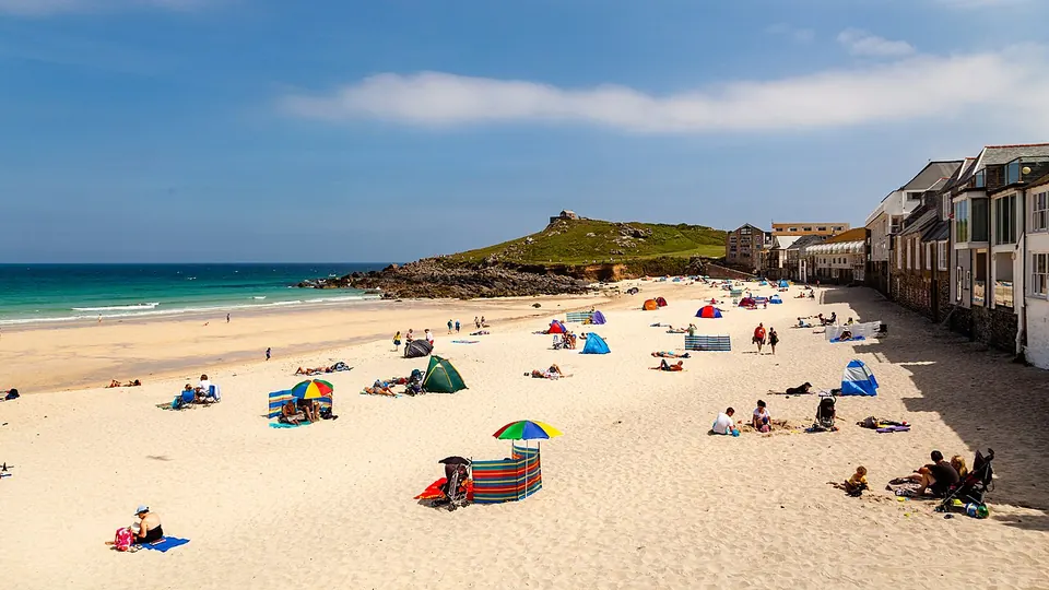 St Ives, Cornwall destination photo: St Ives Cornwall Porthmeor Beach East