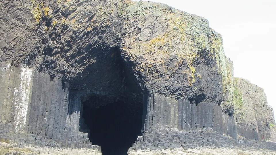 Staffa and Fingals Cave destination photo: Staffa Fingal's Cave 14712