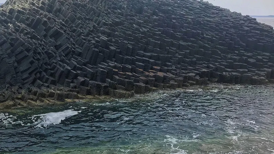Staffa and Fingals Cave destination photo: Fingals cave 2022