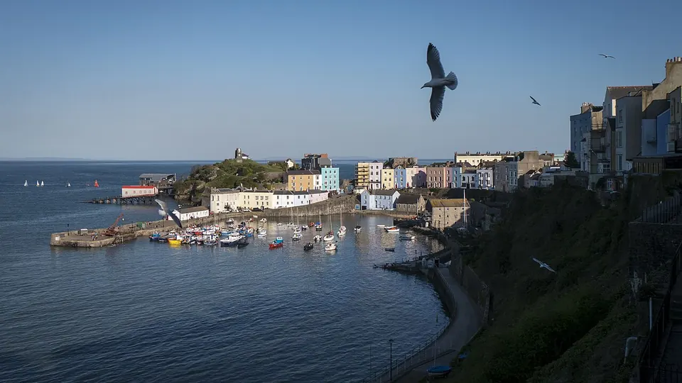 Tenby destination photo: Tenby harbour, South Wales (17272070742)
