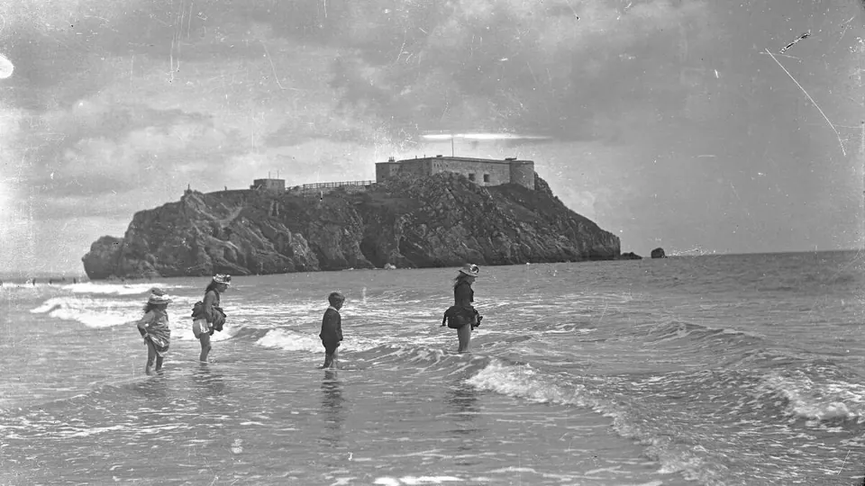 Tenby destination photo: St Catherine's Island, Tenby (4785877)