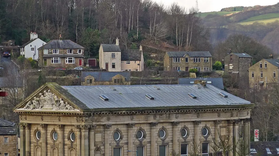 Todmorden destination photo: Todmorden Town Hall (24314646274)