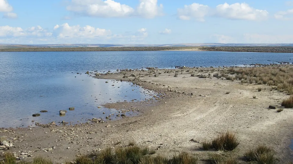 Todmorden destination photo: Beach at Gaddings Dam (51107861091)