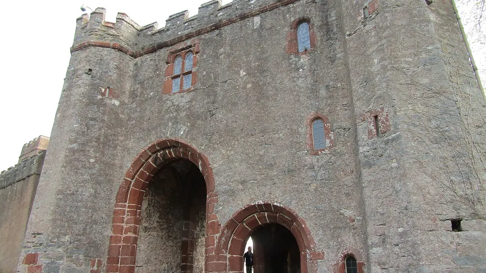 Torquay and the English Riviera destination photo: -2019-04-23 Torre Abbey gatehouse, Torquay, Devon (1)