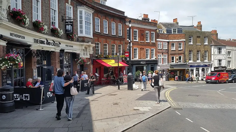 Windsor destination photo: Thames Street, Windsor, Berkshire, June 2019