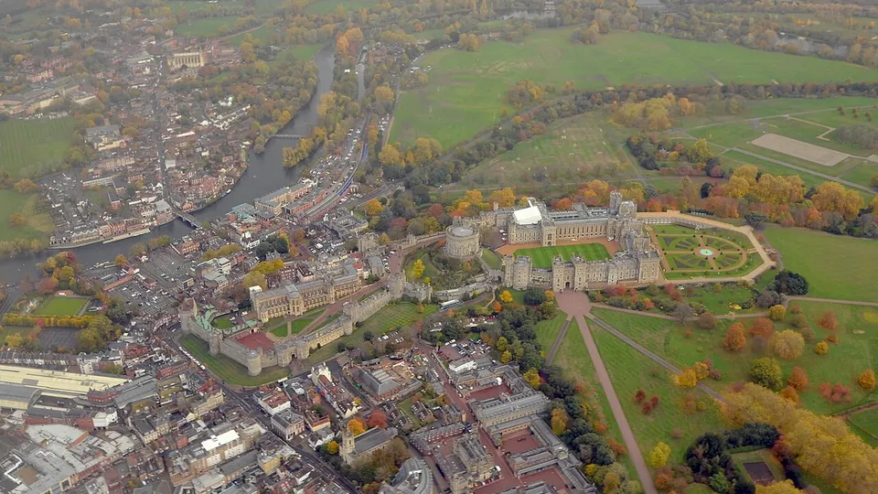 Windsor destination photo: Cmglee Windsor aerial view