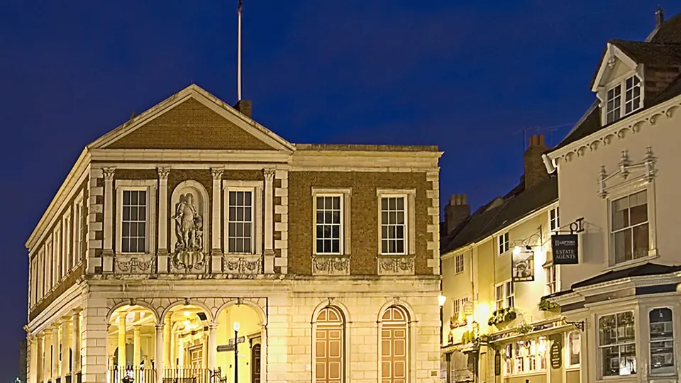 Windsor destination photo: Windsorguildhall