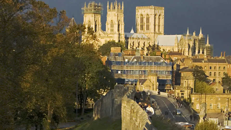 York destination photo: York Walls and Minster - geograph.org.uk - 3697361
