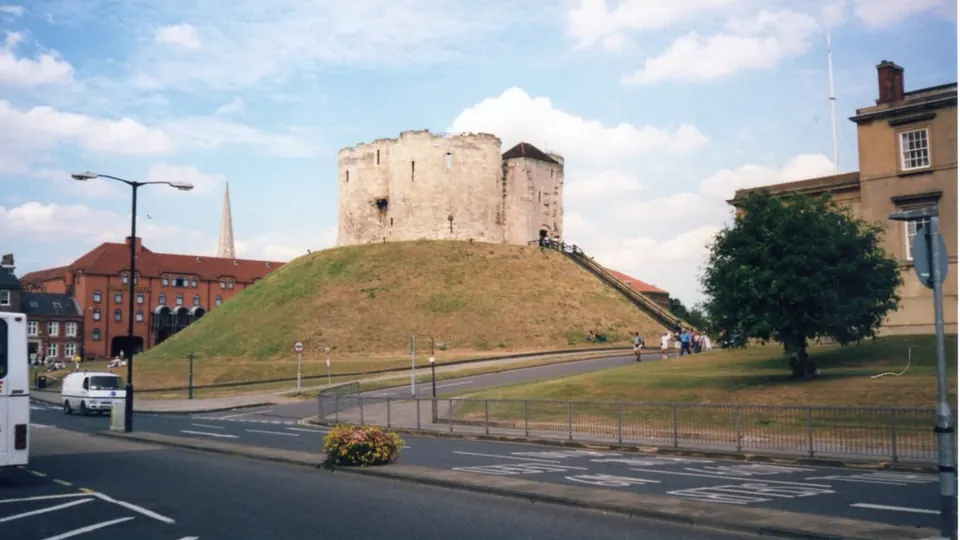York destination photo: Cliffords Tower, York - geograph.org.uk - 3915176