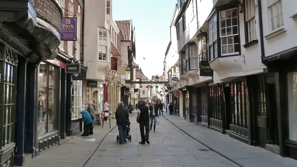 York destination photo: Stonegate, York - geograph.org.uk - 3484489